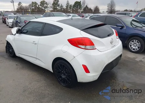 2016 Hyundai Veloster z USA, uszkodzony, nr VIN KMHTC6AD0GU262494
